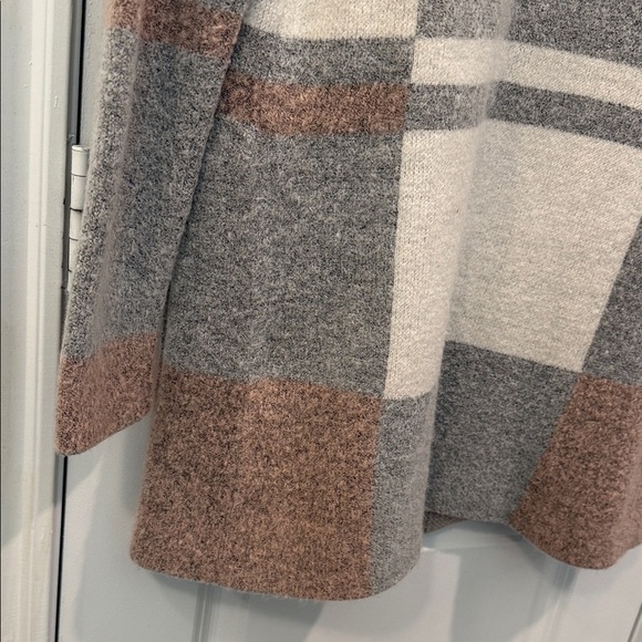 Cozy Patchwork Plaid Knit Open Front Long Cardigan - Picture 8 of 9